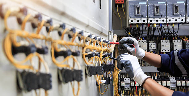 Professional Electrician technician working in Lindenhurst, NY